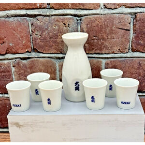 Vintage‎ Japanese OZEKI Sake Set Carafe/ Decanter + 6 Cups Hakutsuru Blue White